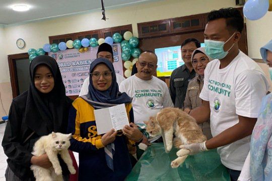 Hari Rabies Sedunia, Puluhan Hewan Peliharaan di Jombang Divaksin Gratis