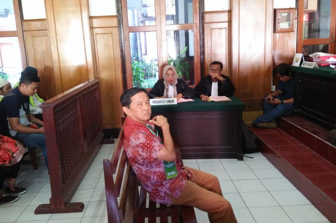 Diduga Gelapkan Saham Perusahaan, Direktur Dituntut 2 Tahun