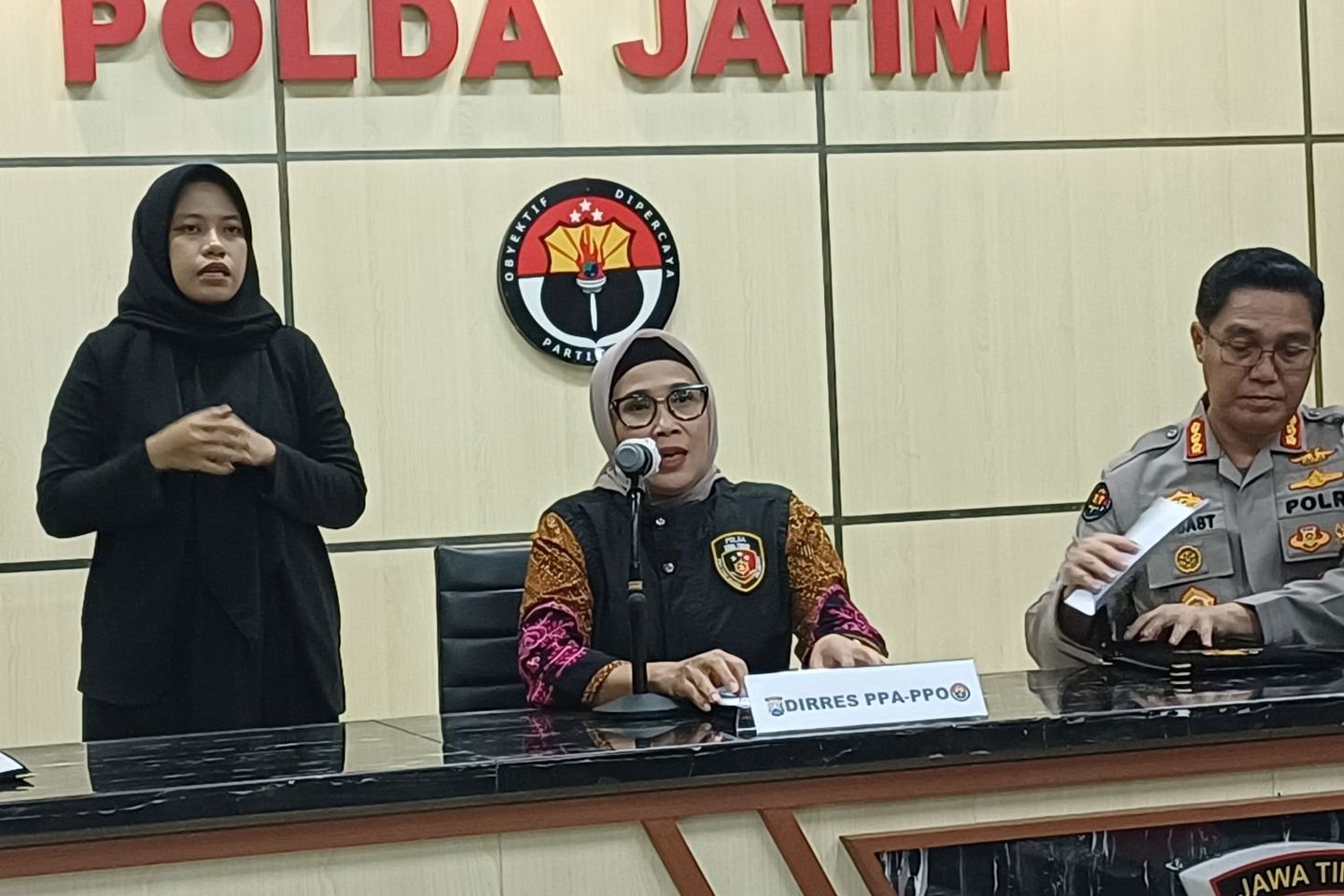 Polda Jatim Ungkap Dugaan Ancaman dan Grooming dalam Kasus Kekerasan Seksual Anak di Surabaya