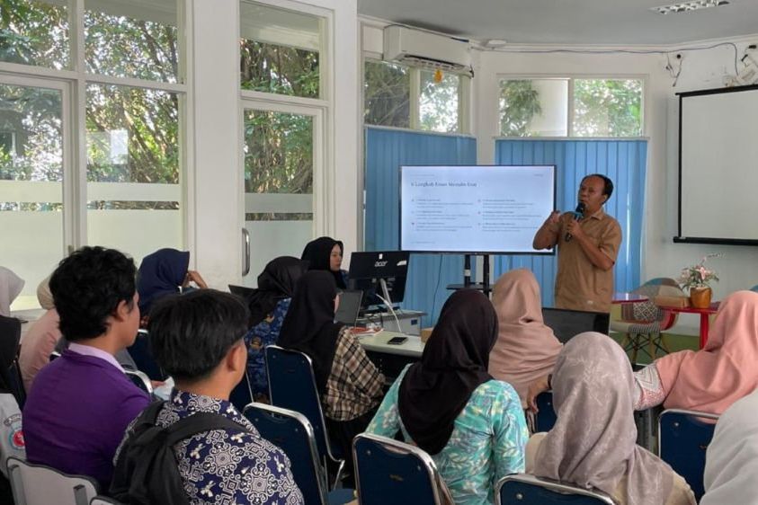 Disperpusarsip Madiun Cetak Penulis Pemula untuk Abadikan Budaya Lokal