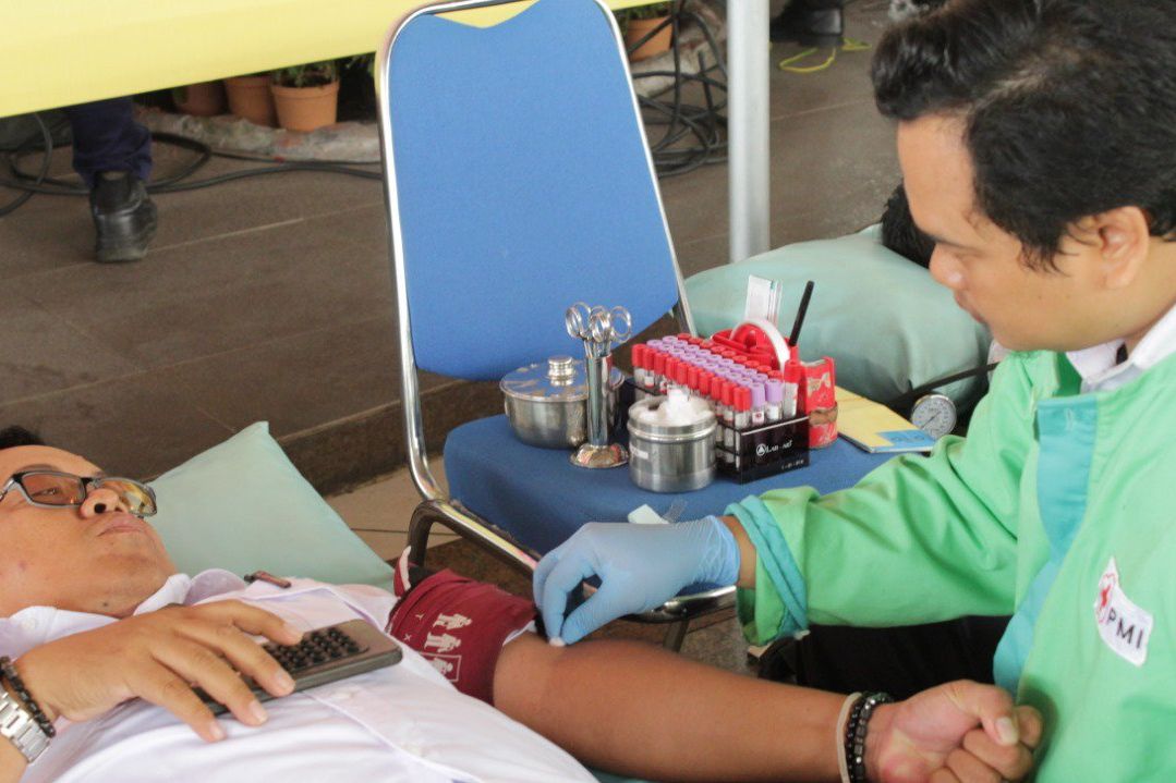 Donor Darah dan Pantomim dalam Semarak Valentine