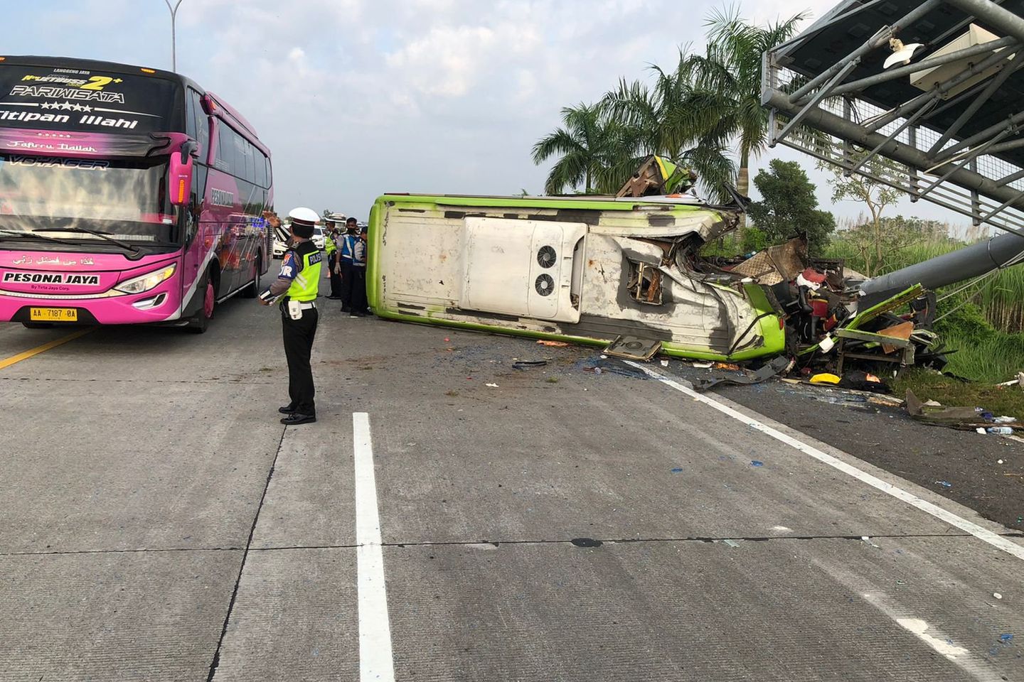Kecelakaan di Tol Sumo Dikemudikan Sopir Cadangan, Ini Kronologisnya