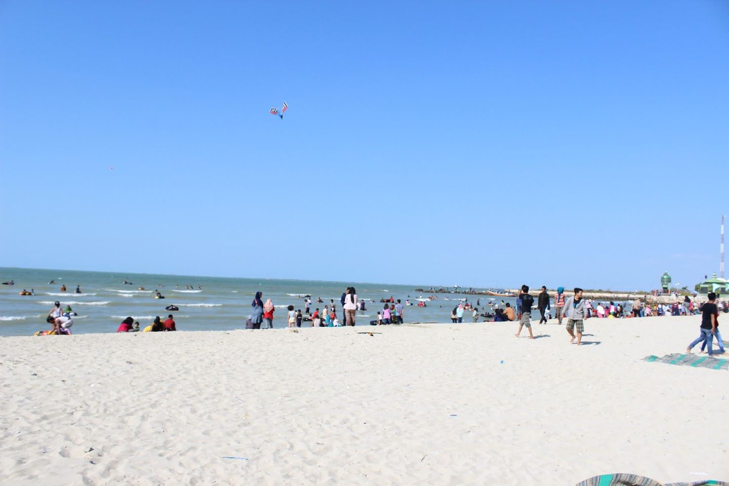 Empat Wisata Pantai di Gresik Bikin Tergoda