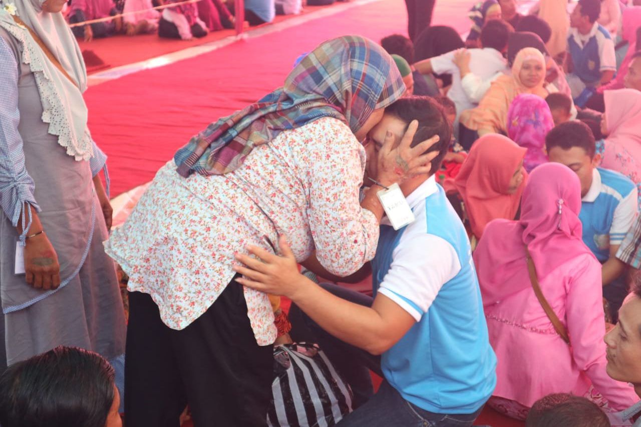 Suasana Haru Menyelimuti Saat Warga Binaan Bertemu Keluarga di Idulfitri