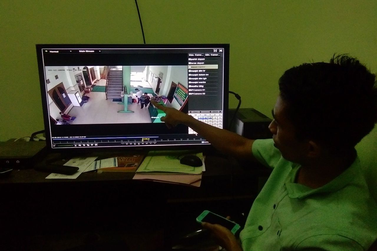 Masjid Agung Kota Probolinggo Rawan Pencurian Barang Jemaah, Pelaku Terekam CCTV
