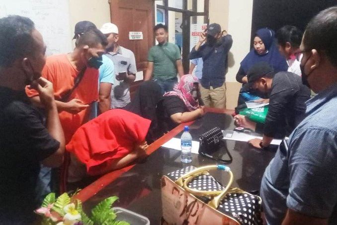 Bisnis Prostitusi Online di Situbondo Dibongkar Polisi, Tiga Wanita Asal Luar Kota Diamankan