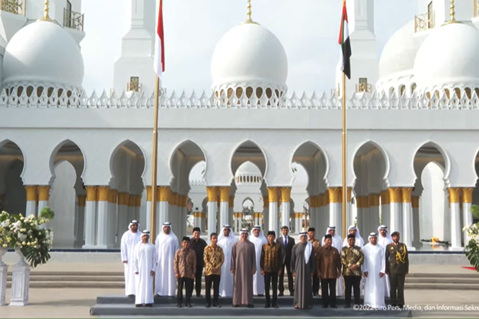 Presiden Jokowi dan Presiden Mohamed Bin Zayed Al Nahyan Resmikan Masjid Raya Sheikh Zayed Solo