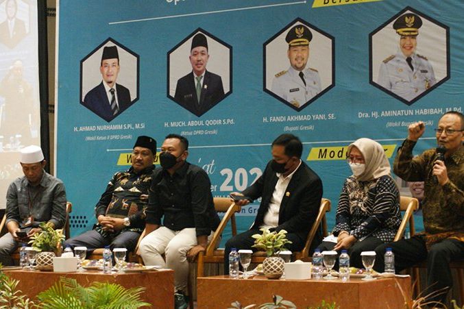 Dialog Publik KWG DPRD Gresik Munculkan Komitmen Optimalisasi BUMD