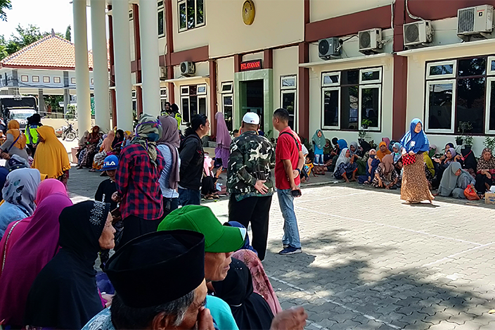 Seratusan Jemaah Masjid Jamik Gresik Gelar Demo di Pengadilan Agama