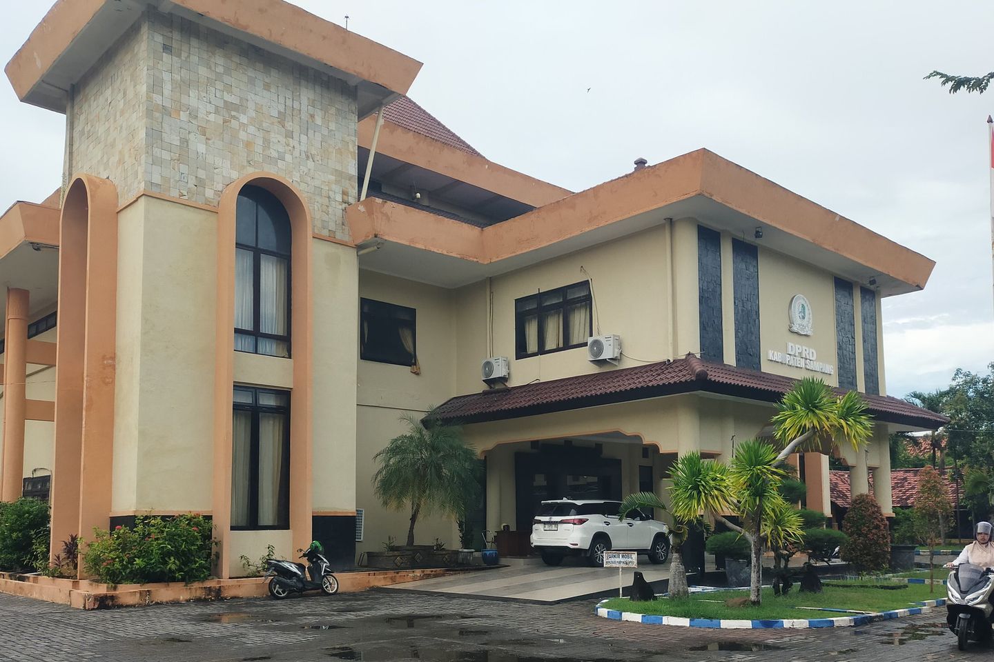 10 Proyek Jalan Pokir DPRD Sampang Senilai Rp6,2 Miliar Mulai Dilelang
