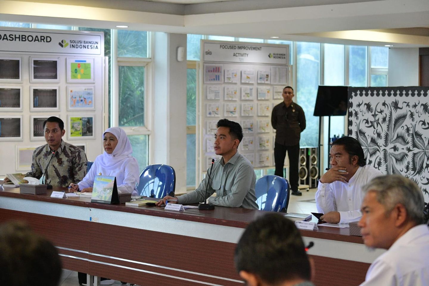 Pimpin Rakor Banjir di Tuban, Wapres Gibran Minta Perbaikan Jalan dan Drainase Dipercepat