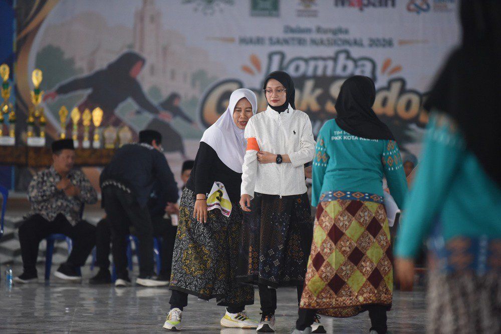Hari Santri, Fatayat NU Kediri Ajak Perempuan Lestarikan Gobak Sodor