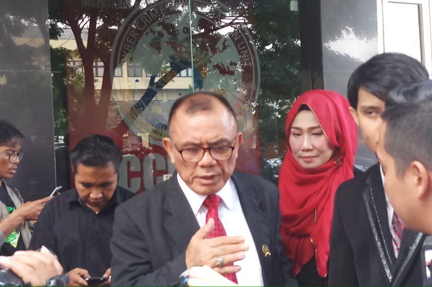 Anggap Klien Bohong, Pengacara Vanessa Angel Mundur