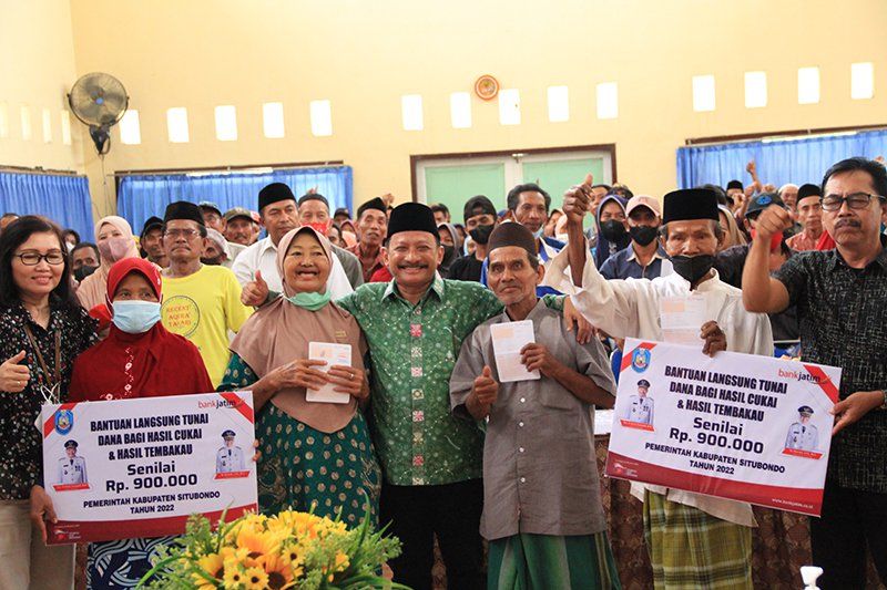 Sebanyak 4.536 Warga Situbondo Terima BLT DBHCHT