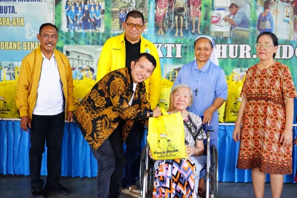 Sambut HUT ke-62, Golkar Jatim Salurkan Bantuan ke Dua Panti