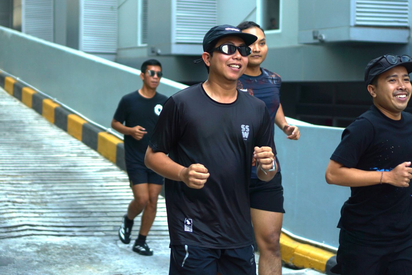 Serba Hitam, Warga Madiun Ramaikan Run Icon Run 5K