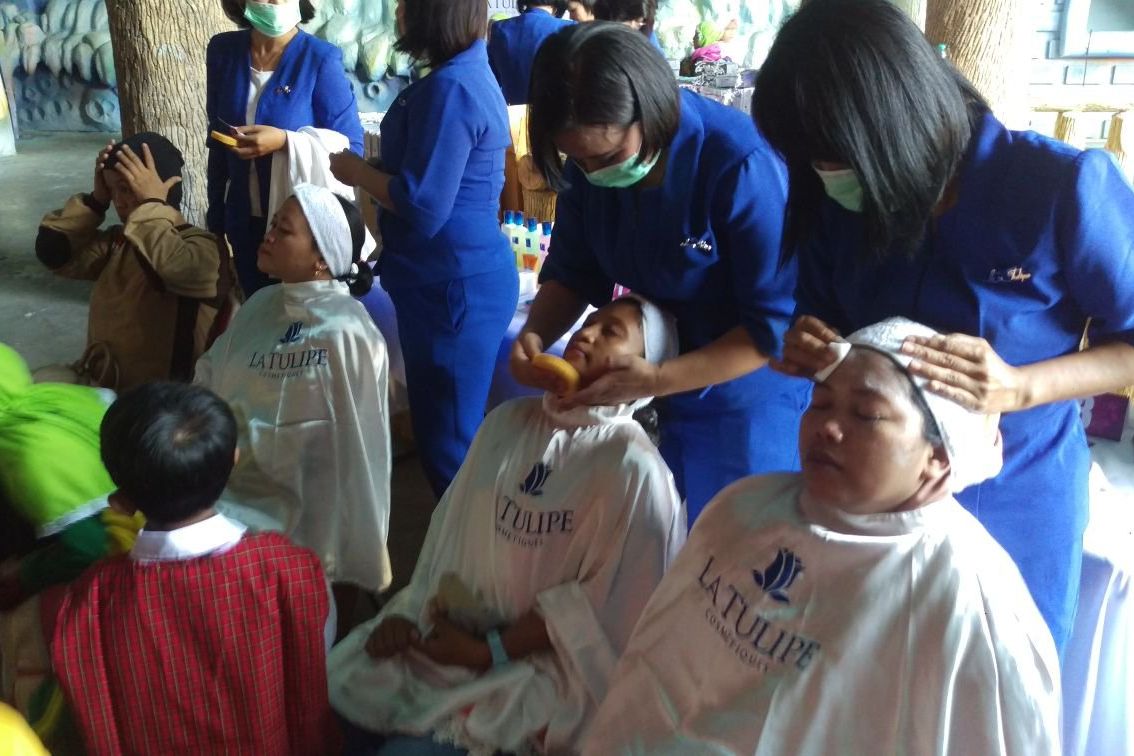 Pangkas Rambut dan Perawatan Wajah Pecahkan Rekor Muri