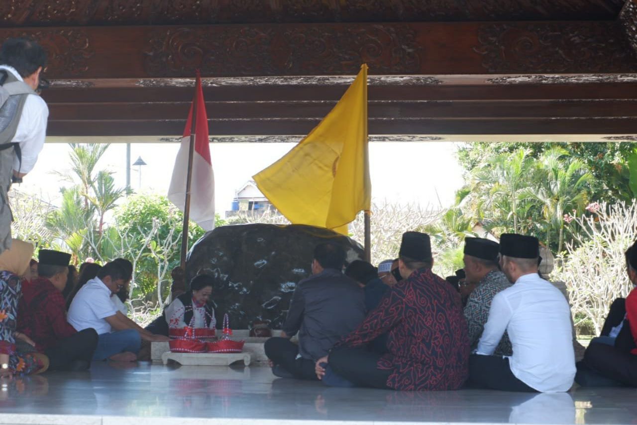Megawati Nyekar Makam Bung Karno Jelang Kongres PDIP di Bali