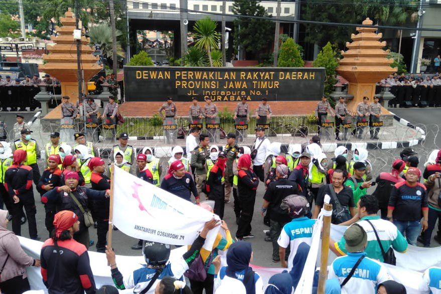 Tolak RUU Cipta Lapangan Kerja, Buruh Jawa Timur Minta Bertemu Mahfud Md