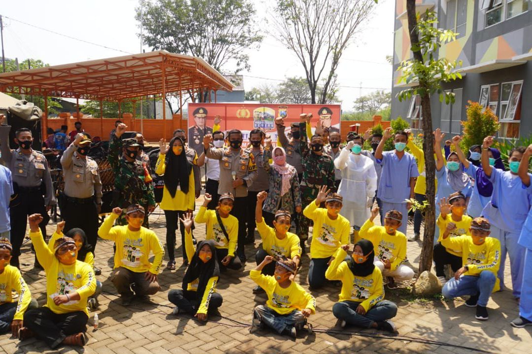 Ning Ita Luncurkan Pengamen Tangguh Kota Mojokerto, Pekerja Seni Produktif dan Aman dari Covid-19