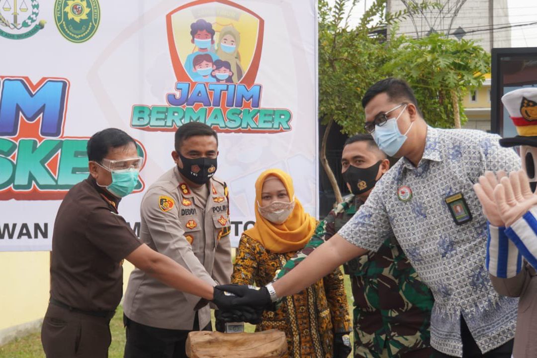 Dukung Gerakan Jatim Bermasker, Ning Ita Siapkan Puluhan Ribu Masker