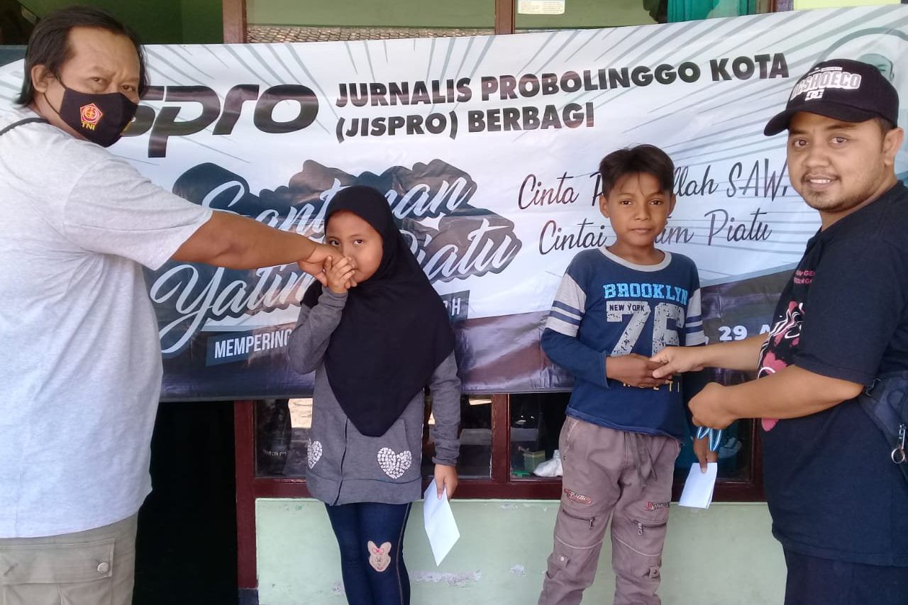 10 Muharam, Jurnalis Probolinggo Santuni Anak Yatim