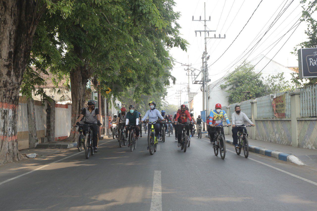 Gowes Bersama, Ning Ita Patroli Masker Bersama Komunitas Emak-emak