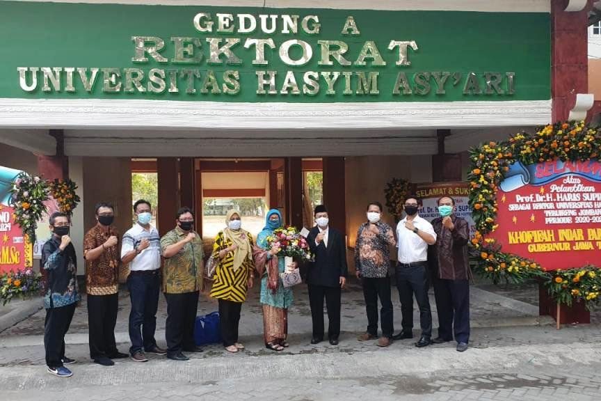 Gantikan Gus Sholah, Prof Haris Supratno Dilantik Jadi Rektor Unhasy