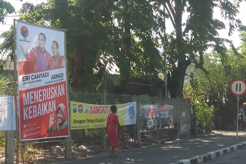 Bawaslu Diminta Tertibkan Baliho Bergambar Wali Kota Risma