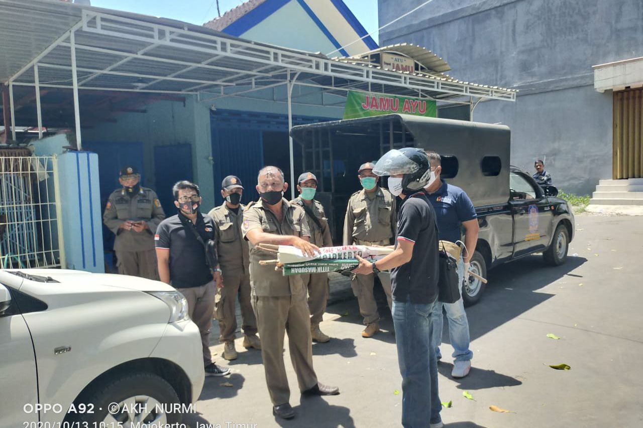 Bawaslu Rekomendasi Pelanggaran Pemasangan APK Tiga Calon di Pilkada Mojokerto