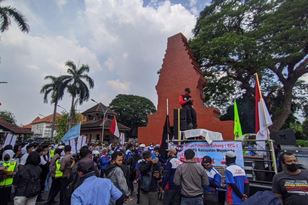 Didesak Buruh Tolak UU Cipta Kerja, Ini Kata Pjs Bupati Mojokerto