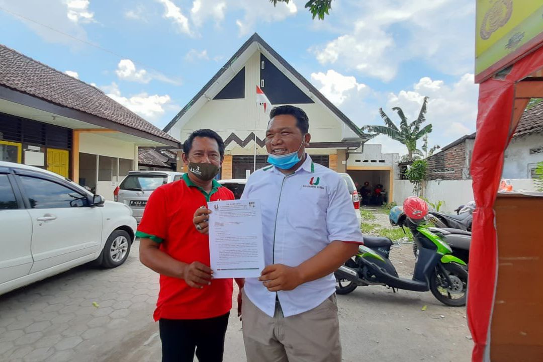 Timses Inkumben Bupati Mojokerto Protes Cara Penertiban Gambar Bupati oleh Panwas