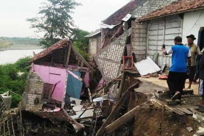 Belasan Rumah di Lamongan Rawan Longsor akibat Erosi Bengawan Solo