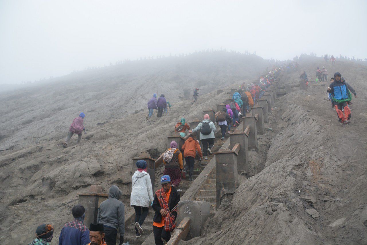Liburan Tahun Baru ke Bromo, Wisatawan Wajib Tunjukan Hasil <em>Rapid Test Antigen</em>