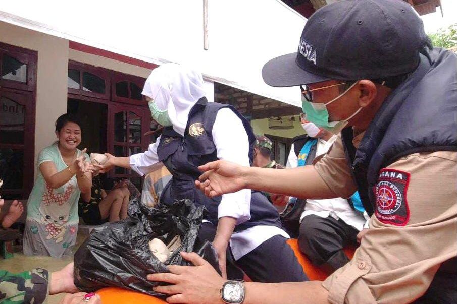 Banjir Pamekasan, Khofifah Minta Pengerukan dan Perbaikan Pintu Air