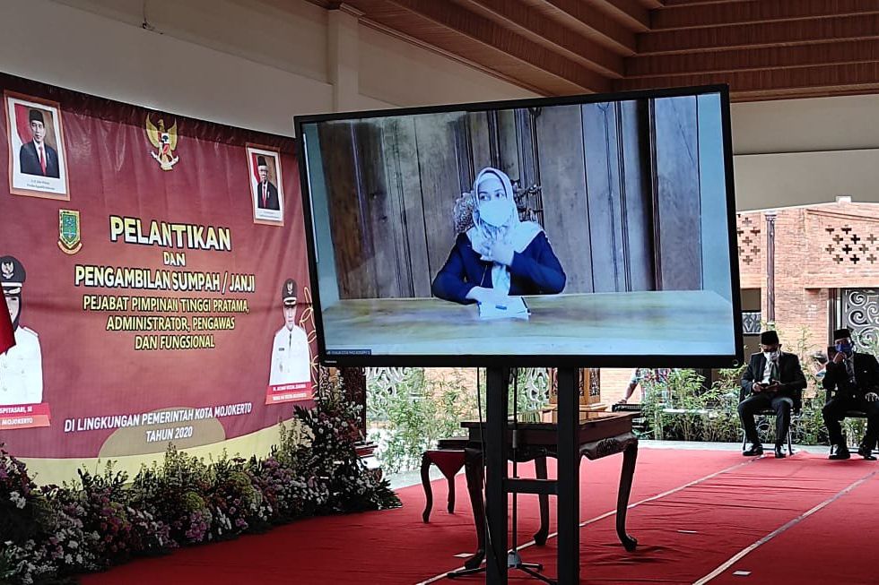 Terpapar Covid-19, Wali Kota Mojokerto Jalani Isolasi Mandiri
 