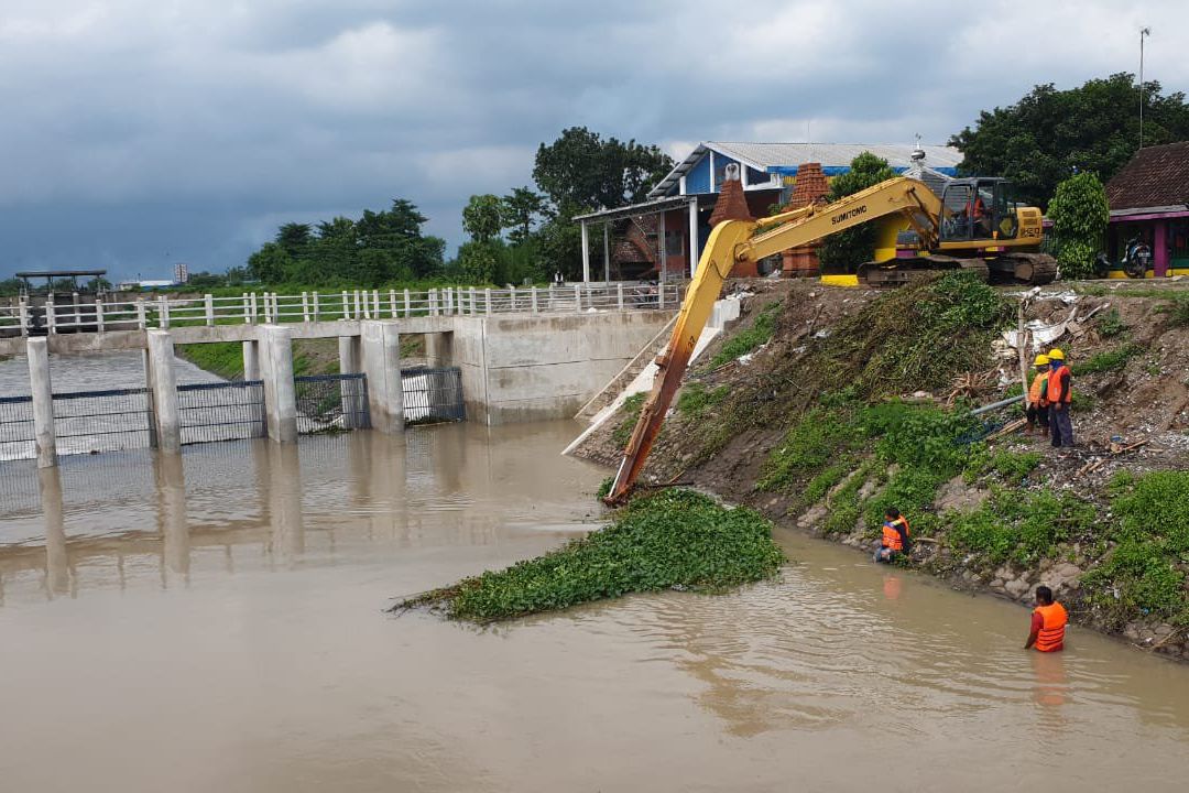 Proyek Dam Penyaringan Sampah di Mojokerto Tidak Maksimal, DPRD Sidak