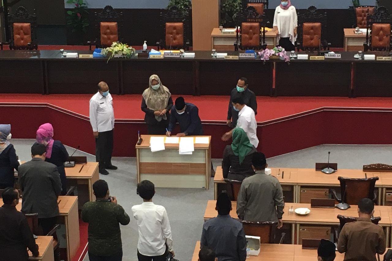 DPRD Kabupaten Mojokerto Tanda Tangan BAP Bupati dan Wakil Bupati Terpilih
