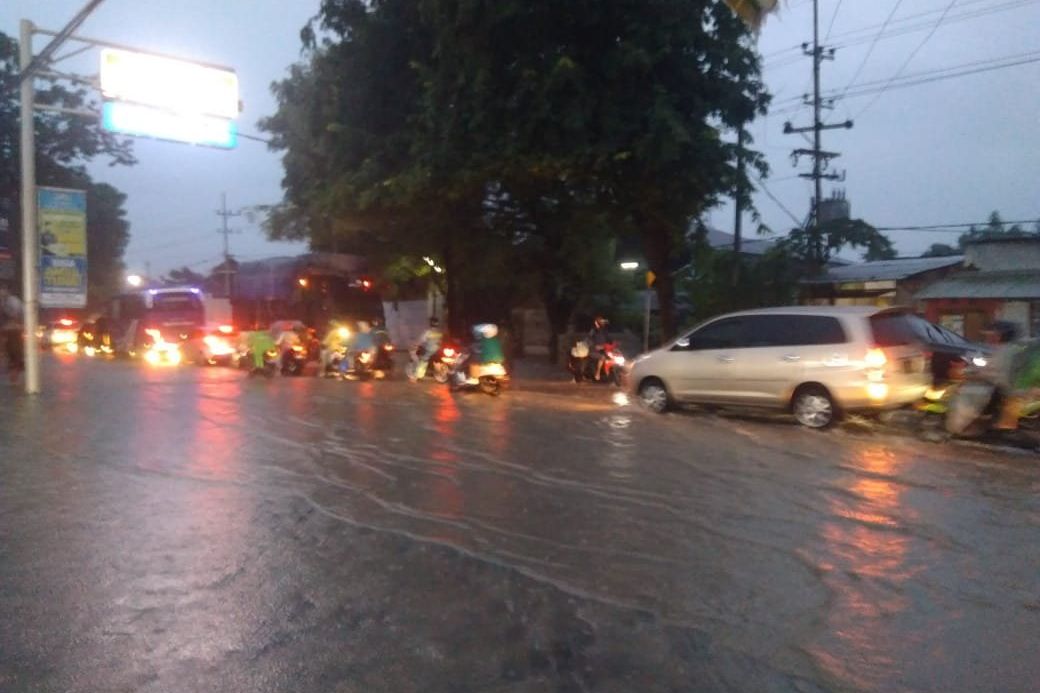 Banjir Genangan Rendam Puluhan Rumah dan Jalur Pantura Dringu Probolinggo