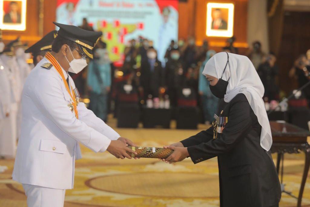 Dilantik Jadi Wali Kota, Khofifah: Gus Ipul Ini Top Mentor