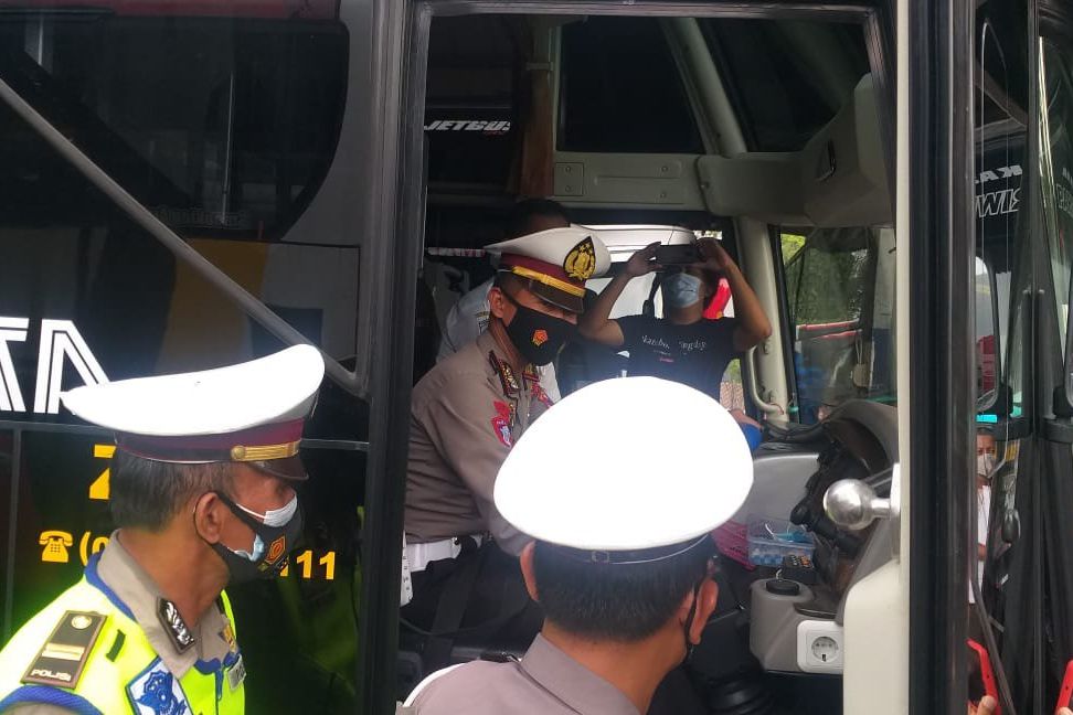 80 Armada Bus di Terminal Bayuangga Kena Operasi