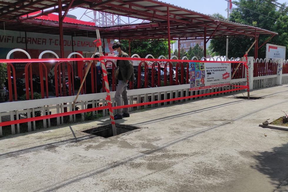 Pemkot Mojokerto Ganti Tutup Gorong-gorong Pedestrian yang Hilang Dicuri