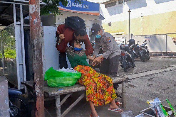 Mengamuk di Pasar Sambil Bawa Celurit, Ibu dengan Gangguan Jiwa Diamankan