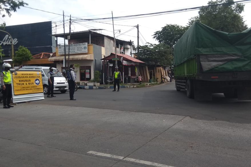 Jembatan Kedungasem Probolinggo Ditutup, Berikut Jalan yang Bisa Dilewati