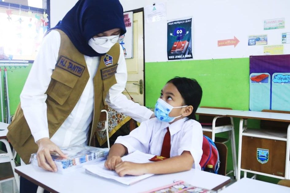 Uji Coba Sekolah Tatap Muka Dimulai, Bupati Probolinggo Ingatkan Prokes
