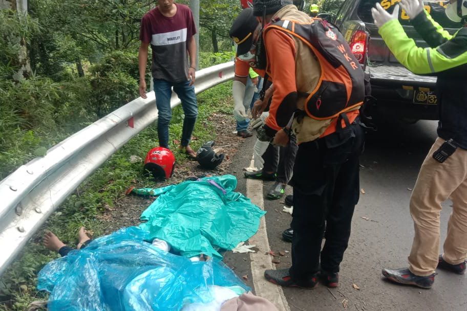 Diduga Rem Motor Blong, Dua Remaja Putri Tewas di Jalur Cangar-Pacet