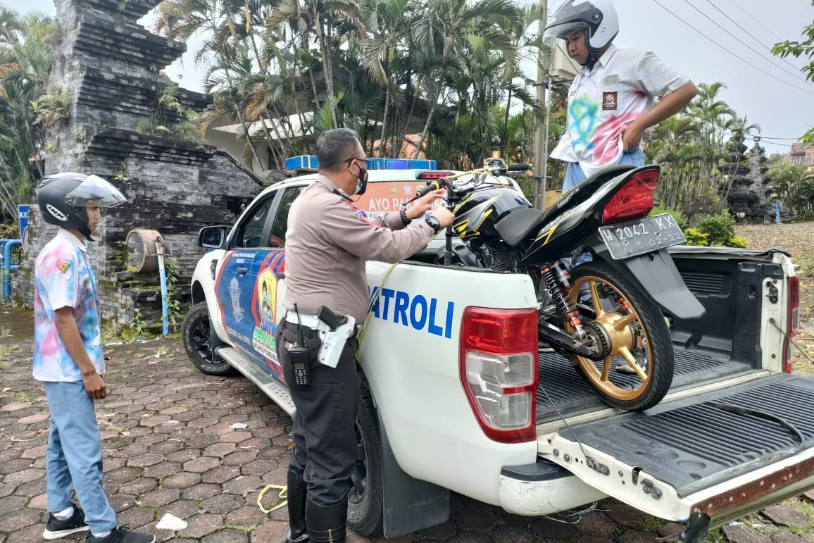Konvoi Kelulusan Siswa SMA di Jalur Wisata Pacet Mojokerto Dibubarkan
