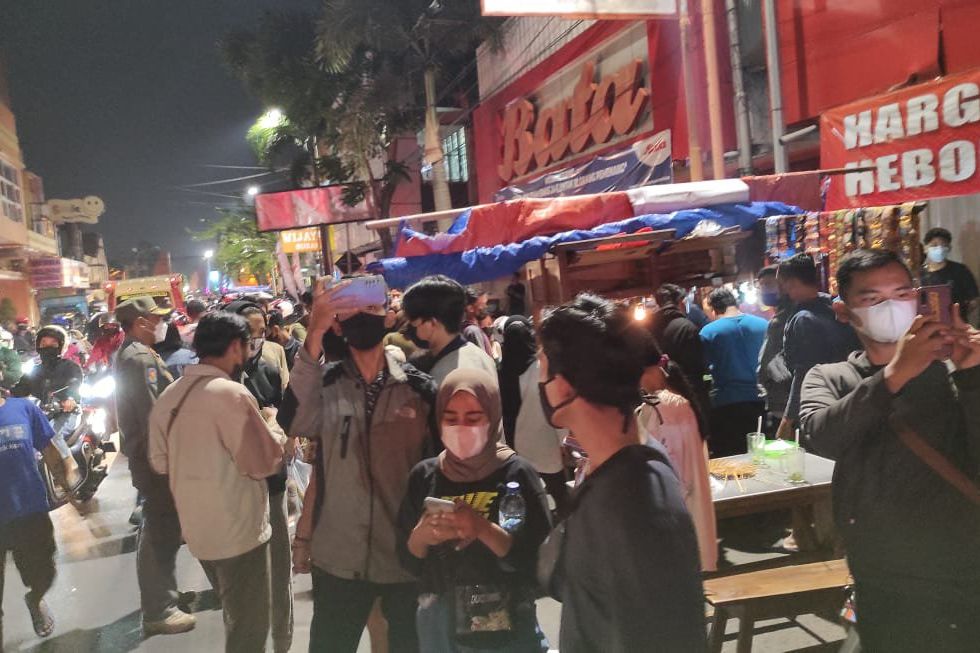 Pemkot Mojokerto Bubarkan Kerumunan di Lesehan Angkringan Jalan Majapahit