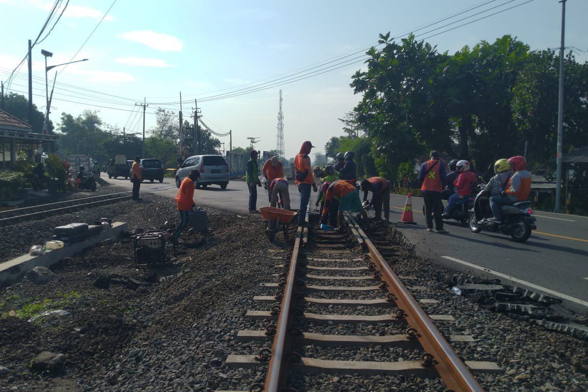 Perbaikan Rel, Lalu Lintas Madiun-Surabaya Bakal Padat 