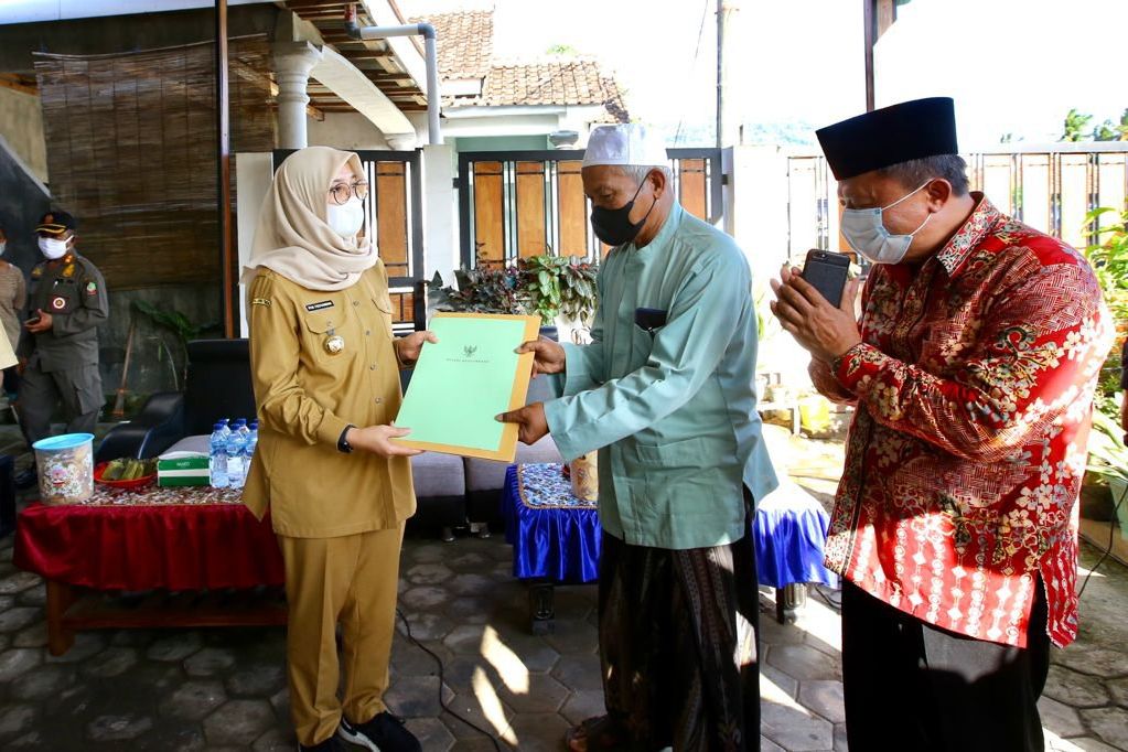 Bupati Banyuwangi Beri Rekomendasi Pemanfaatan Lahan Pantai Pulau Merah